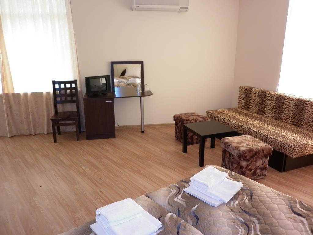 Ivanova Cheshma Guest House ヴァルナ エクステリア 写真